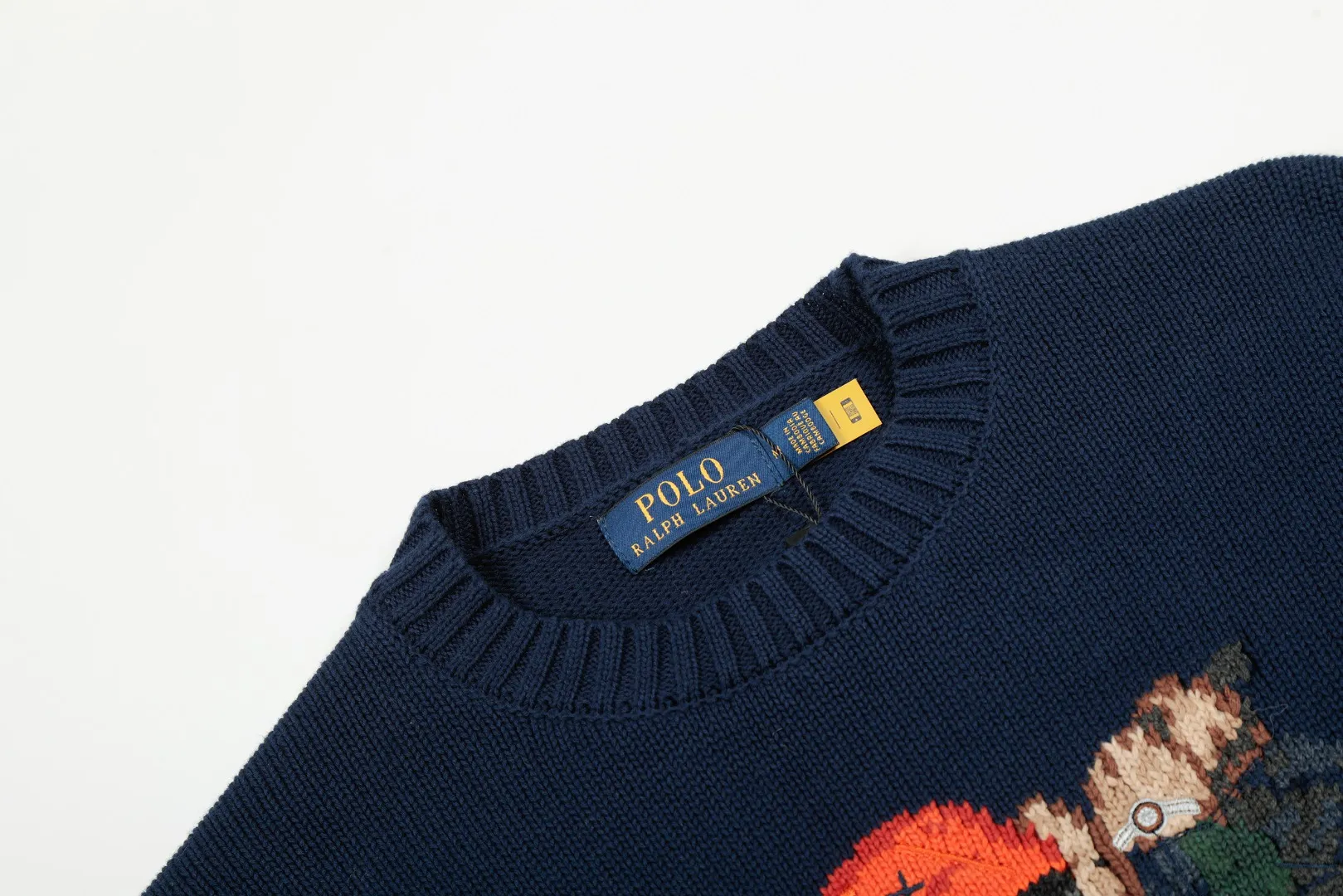 P470 top quality" Style number: DS882# (not off the shelves all year round) [Ralph Lauren heavy industry bear golf autumn and winter couple's knitted crew neck sweater] ✅Ralph Lauren Ralph Lauren classic basic bear heavy craftsman and women's couple's same style knitted sweater ✅Main supplier platform live broadcast wholesale entity out of stock will be replenished not removed from the shelf ✅ZP quality 1:1 version can scan the code to enter the GF website Counter quality ✅Detailed quality is the only one in Guangzhou Imported quality cotton yarn Focus on high-end, cost-effective, and good quality. Needless to say, the version is restored to the original version. The maximum size can be worn up to 190 pounds. Loose, comfortable and stress-free. ✅The upper body is simple and easy to match. A must-have for men. Good-looking clothes are never picky. A must-have for couples. Recommended for wardrobe. Size: S-XL Color: Navy
